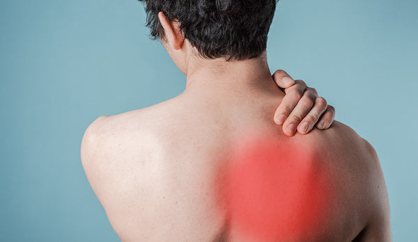 5 nejčastějších příčin bolesti pod lopatkou, tip na vhodné cviky